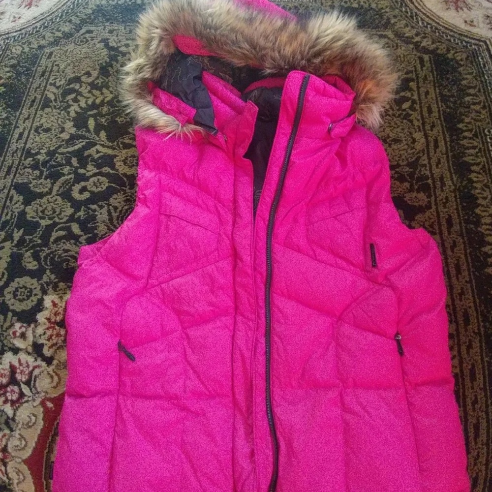 Titanium pink vest with faux fur